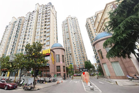 出售泰安宁阳文成园3室2厅2卫135平精装修